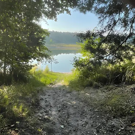 Lakeside-hideaway Schenkendobern