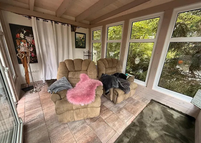 Waldzauber 度假居 Schenkendobern